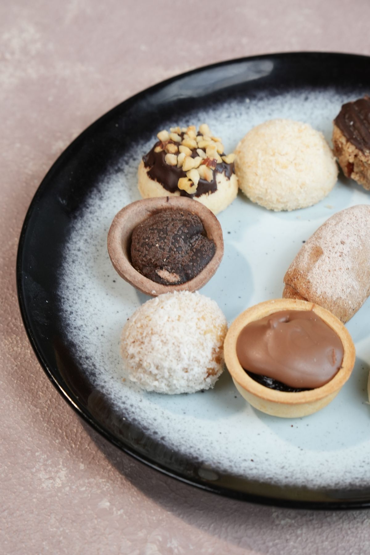 Dessert Boxes & Festive Gift Hampers