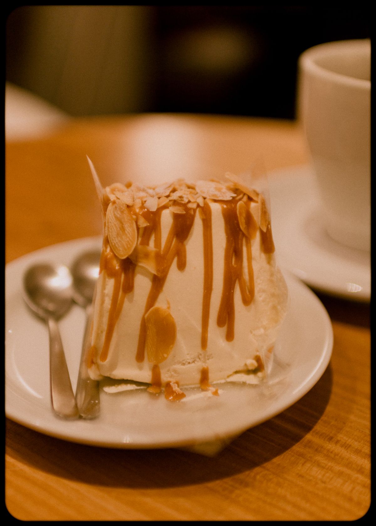 Biscoff & Caramel Bento Cake thumbnail 2